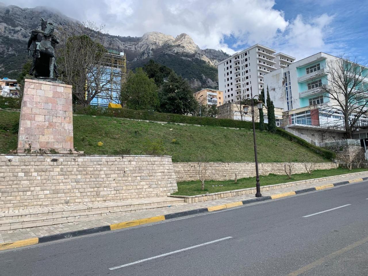 Kruja Shared Apartment Eksteriør billede